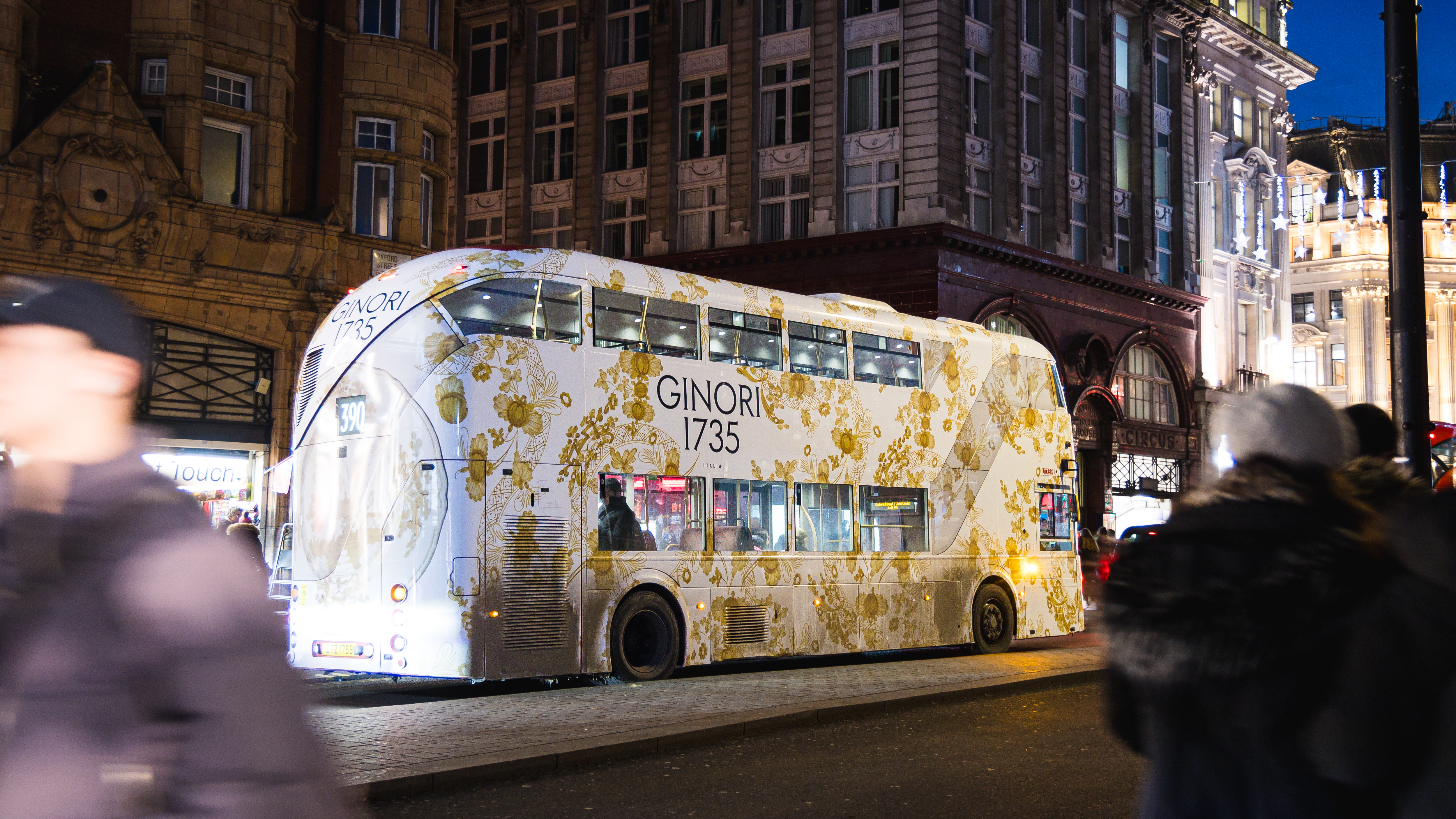 051223 OUT THERE MEDIA LONDON GINORI 1735 WRAPPED BUSES 19 051223 OUT THERE MEDIA LONDON GINORI 1735 WRAPPED BUSES 19